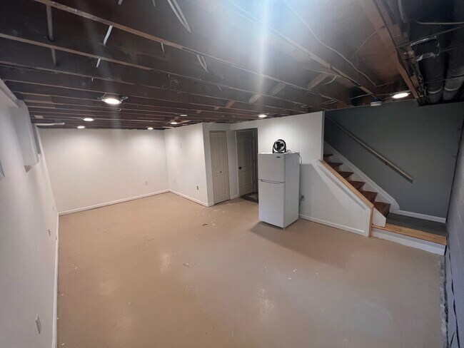 Building Photo - 536 Millshire Dr