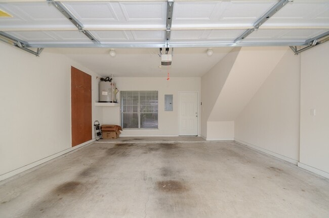 Building Photo - 9200 Westheimer Rd