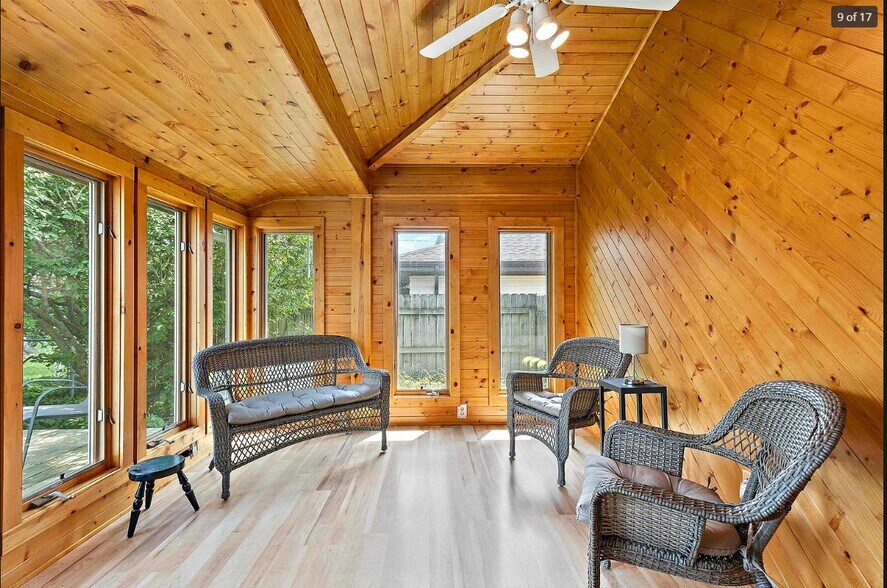 Sunroom - 2435 Devonshire Dr