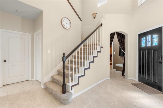 Building Photo - 29 Nicole Dr