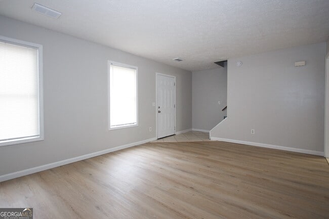 Building Photo - 948 Waverly Ct