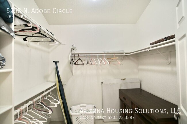 Building Photo - 5258 N Adobe Cir