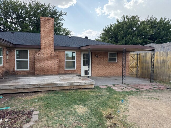 Building Photo - 3115 Nebraska St
