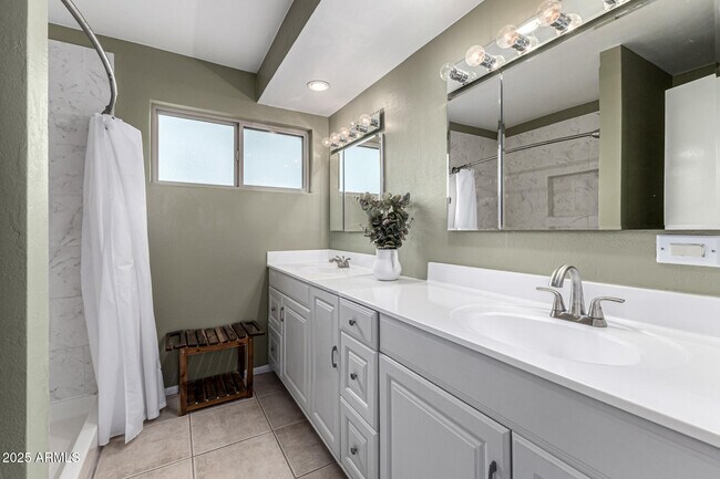 Building Photo - 16216 N 33rd Dr