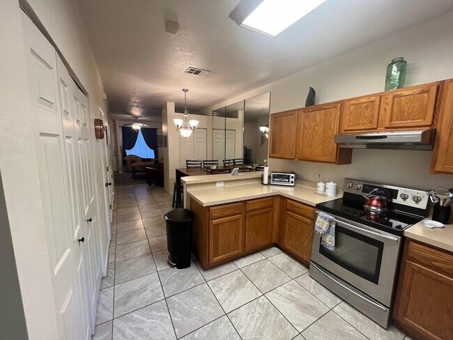 Kitchen - 3901 SW 20th Ave