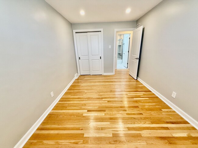 Building Photo - RARELY Offered completely RENOVATED PACKER PARK 3 Bedroom/2.5 Bath HOME w/ Central AC-HARDWOOD Fl...