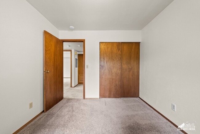 Building Photo - 7242 Foxridge Cir