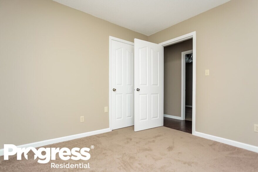 Building Photo - 7470 Jennifer Dr