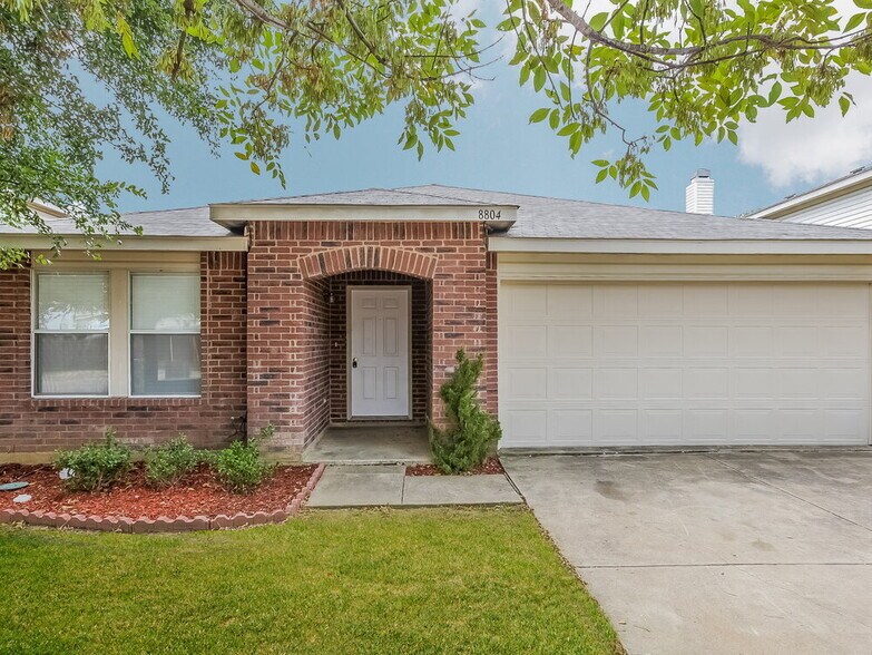 Primary Photo - 8804 Seven Oaks Ln