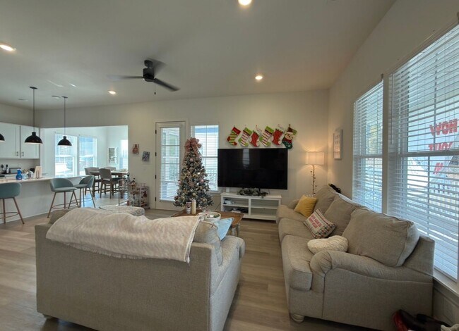 Building Photo - NEW CONSTRUCTION! NOW LEASING FOR AUGUST 2026!