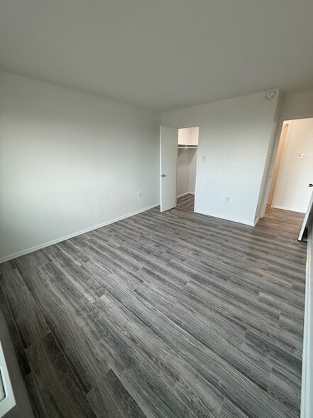 Building Photo - 2500 N Van Dorn St