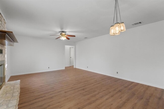 Building Photo - 209 E Rector St