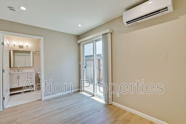 Building Photo - 370 Camille Ct