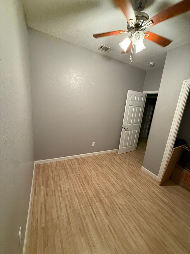 Building Photo - 7813 Canal St