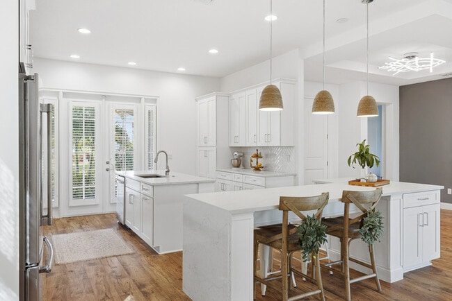 Building Photo - Luxury 5-Bedroom Residence in Eagle Creek with Indoor-Outdoor Living