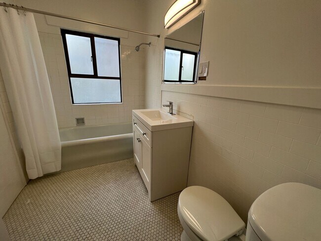 Building Photo - 3901-3907 Cesar Chavez