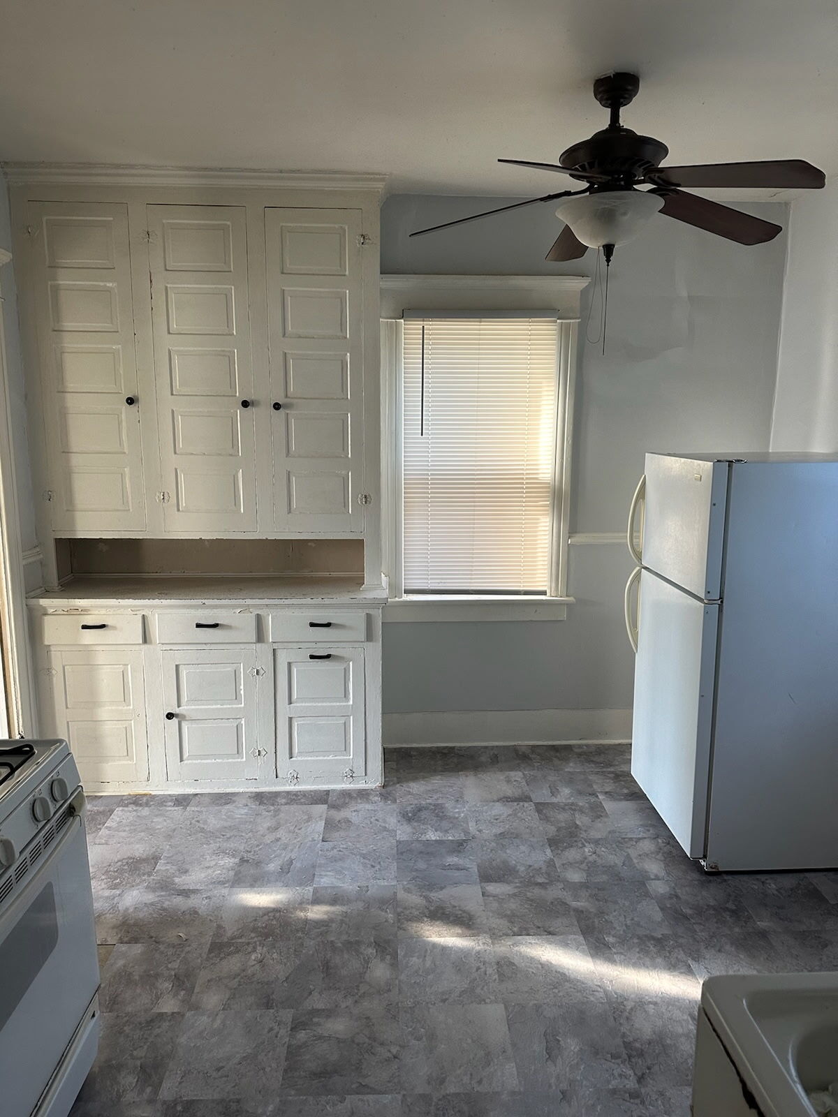 Kitchen located at rear of the apartment and back entry. - 1118 W 8th St