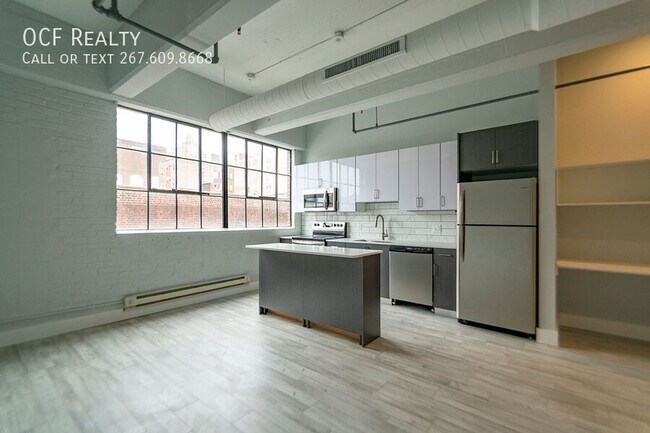 Building Photo - 412 S 13th St