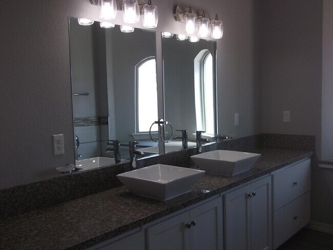 Building Photo - 12249 Gaudi Way