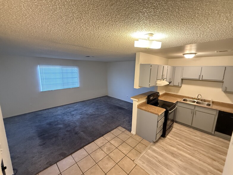 Building Photo - 4185 Solteros St