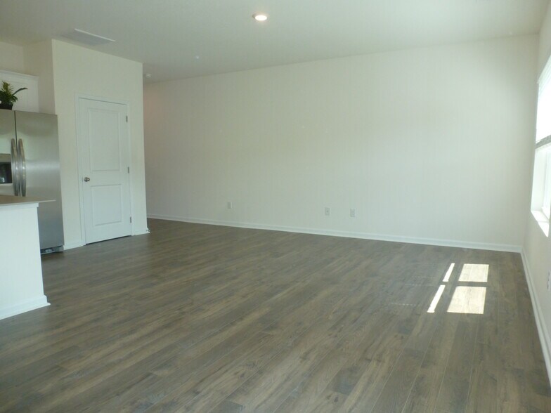 Building Photo - 1025 Saylors Pl