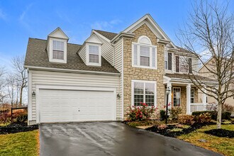 Building Photo - Elegant and Spacious 4-Bedroms Retreat