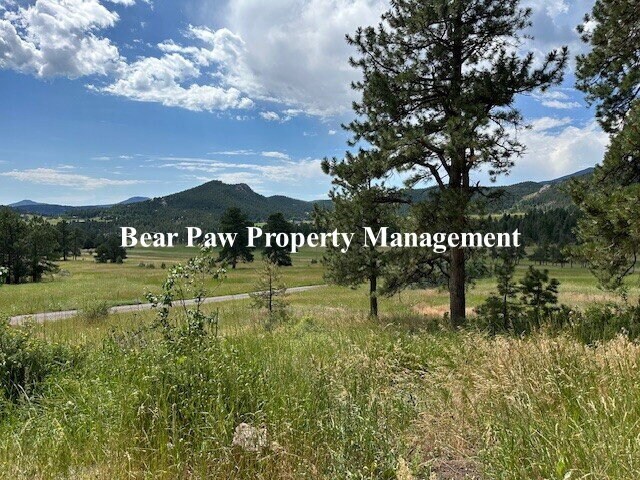 Building Photo - Spacious 4-Bed, 4.5-Bath Retreat in with B...