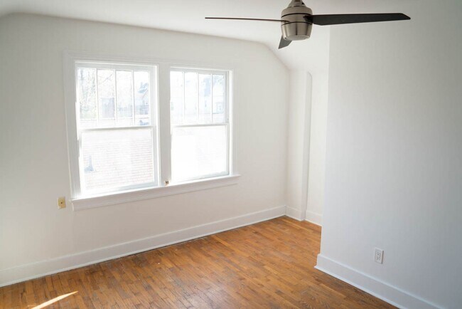 Building Photo - Lovely, Renovated Vintage 3 BR Home! Off-Street Parking, Covered Porch & Patio; Dogs Ok!