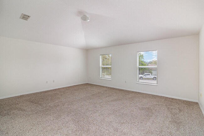 Building Photo - 1611 Sawgrass Dr SW