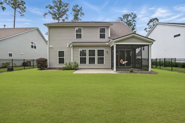 Building Photo - Spacious 5 Bedroom Home in Richmond Hill’s Waterways Community