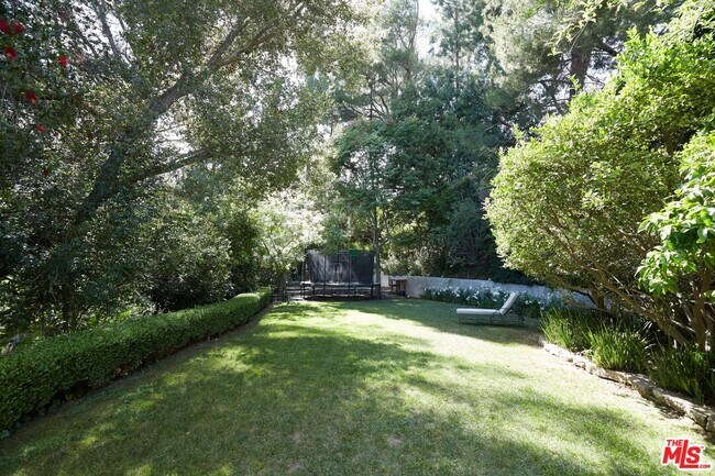 Building Photo - 2121 Trently Ln