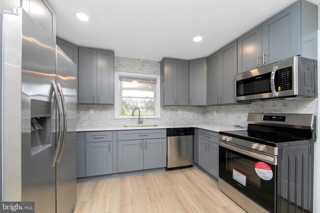 Building Photo - 2 S Sunset Rd