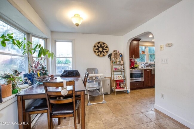 Building Photo - 3 Idlewild Manor