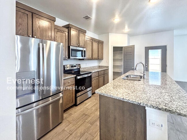 Building Photo - 2239 Hornbeam St