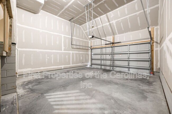 Building Photo - 143 Morning Gap Pkwy