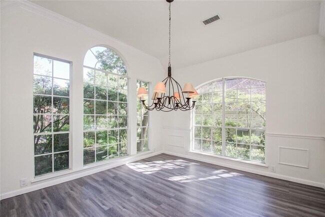 Building Photo - 19 S Dragonwood Pl