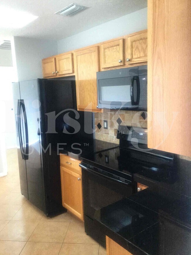 Building Photo - 662 SW Sandbar Terrace