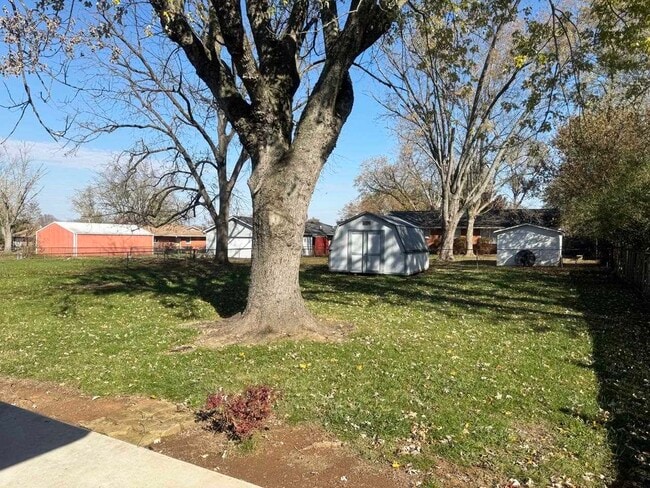 Building Photo - 316 Emmett Ave