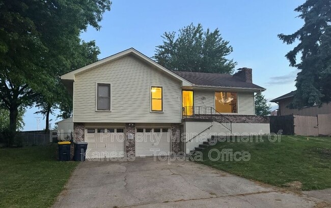 Building Photo - 2013 NW 84th Terrace