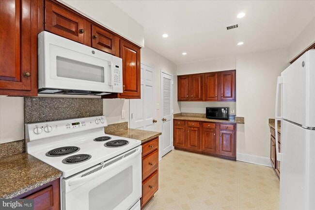 Building Photo - 8101 Connecticut Ave