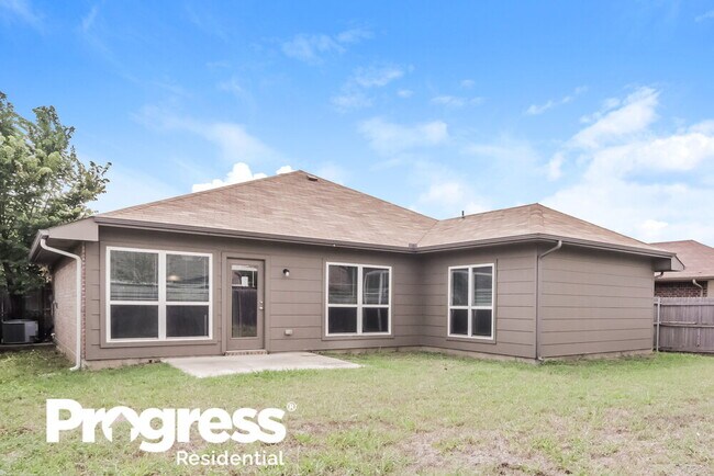 Building Photo - 7974 Los Alamitos Ln