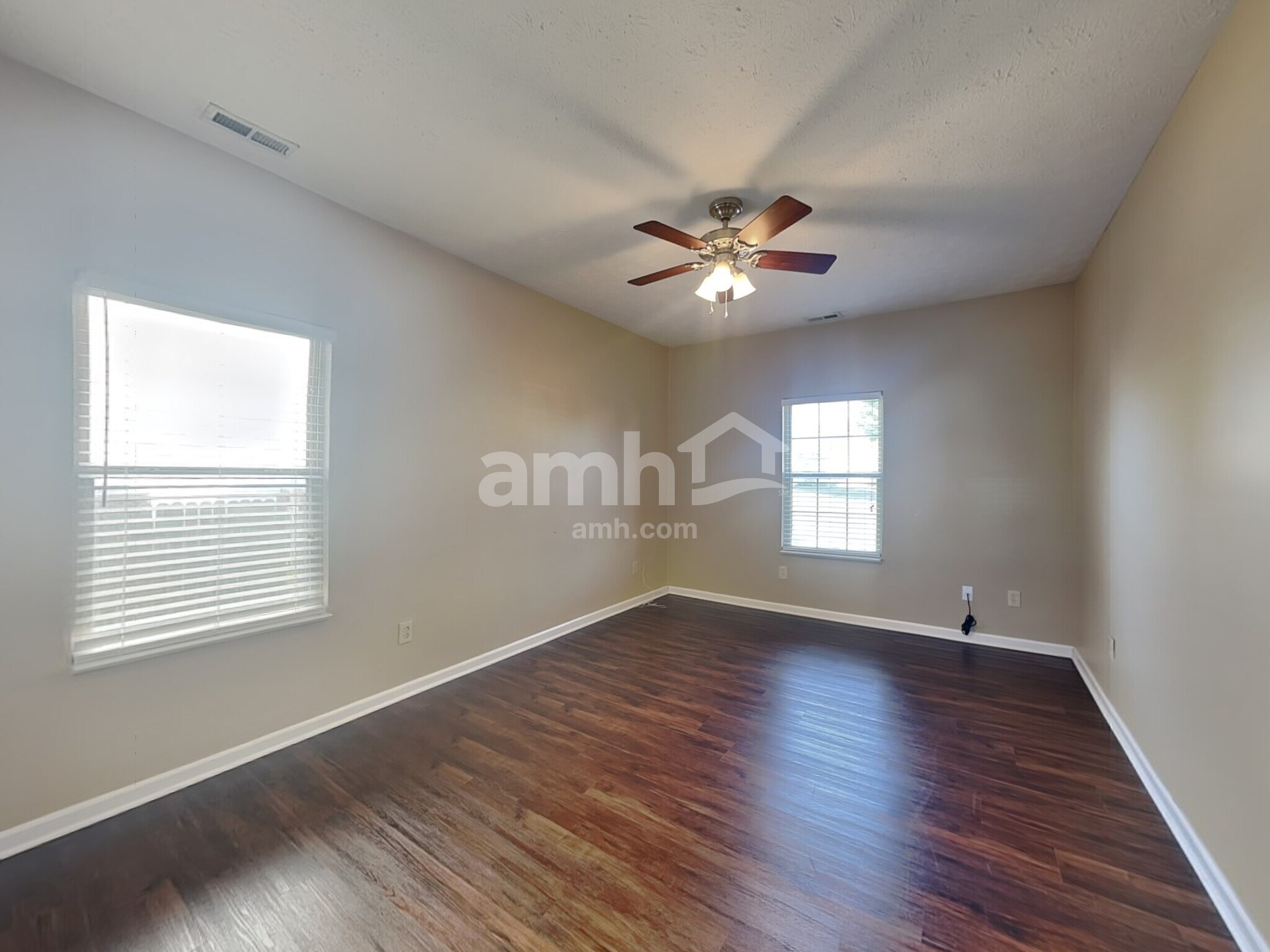 Building Photo - 11723 Rossmore Dr