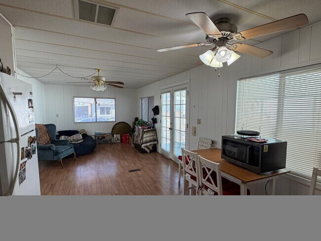 Building Photo - 345 S 58th St