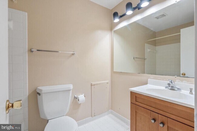 Building Photo - 2983 Borge St