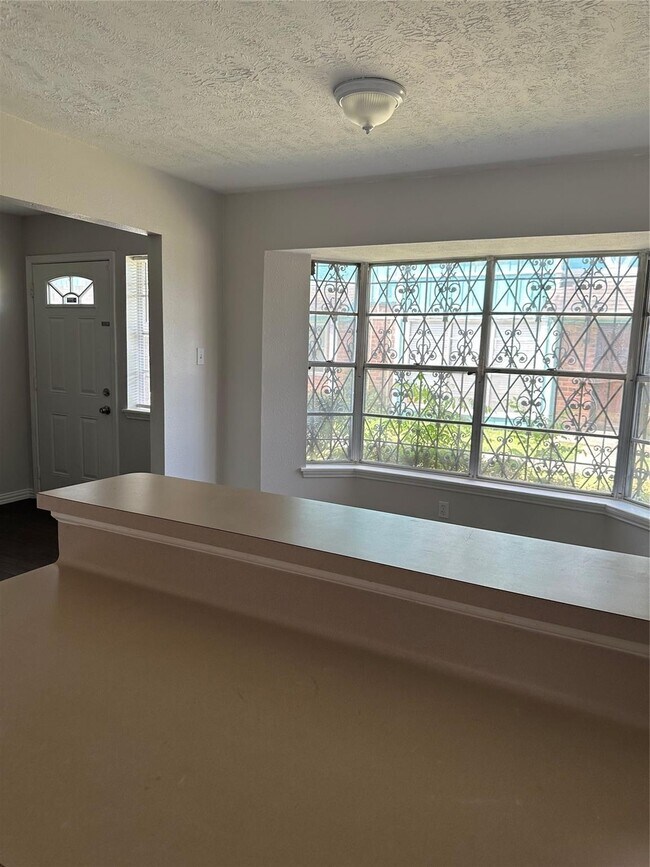 Primary Photo - 13511 Castilian Dr