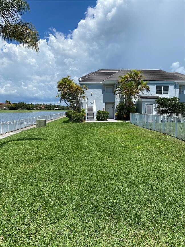 Building Photo - 8500 SW 212th St