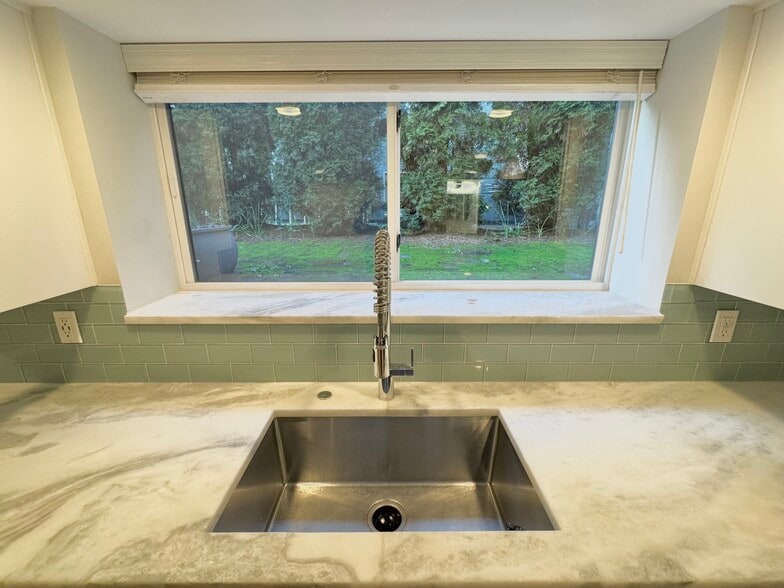 Building Photo - 7419 Keen Way N