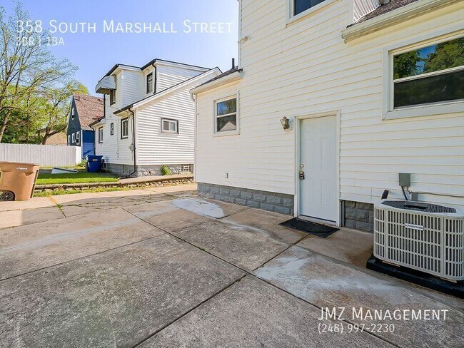 Building Photo - 358 S Marshall St