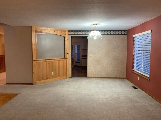 Building Photo - Single level Home in Newberg