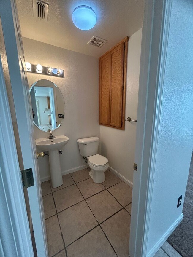 Building Photo - Great Home in a Wonderful Neighborhood in Tracy